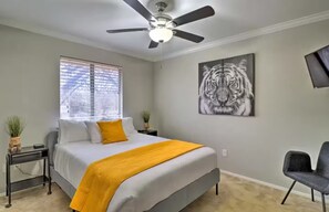 3 habitaciones, tabla de planchar con plancha, wifi y ropa de cama 