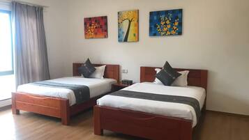 7 Schlafzimmer, BĂŒgeleisen/BĂŒgelbrett, WLAN, BettwĂ€sche