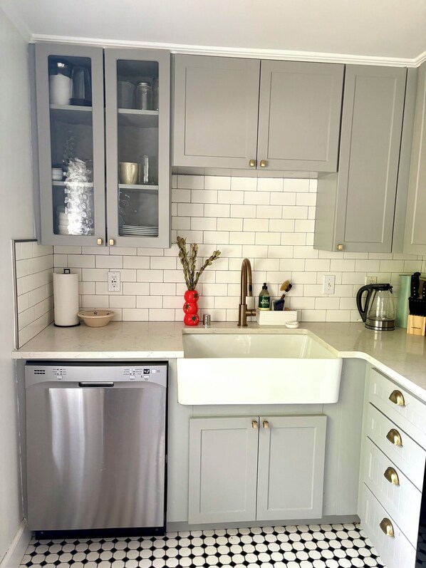 Microwave, oven, stovetop, dishwasher