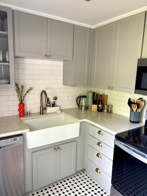 Microones, forn, placa de cuina i rentaplats