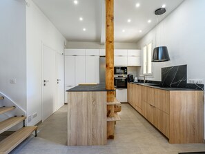 Fridge, microwave, oven, dishwasher - Mas de Caussagues by Interhome (Sigean)