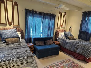 3 bedrooms, iron/ironing board, WiFi, bed sheets