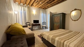 Free WiFi, bed sheets