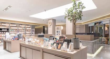 Full Season Hotel - PVG