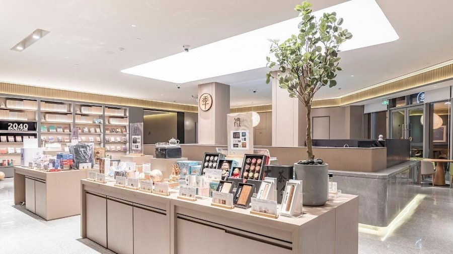 Full Season Hotel - PVG