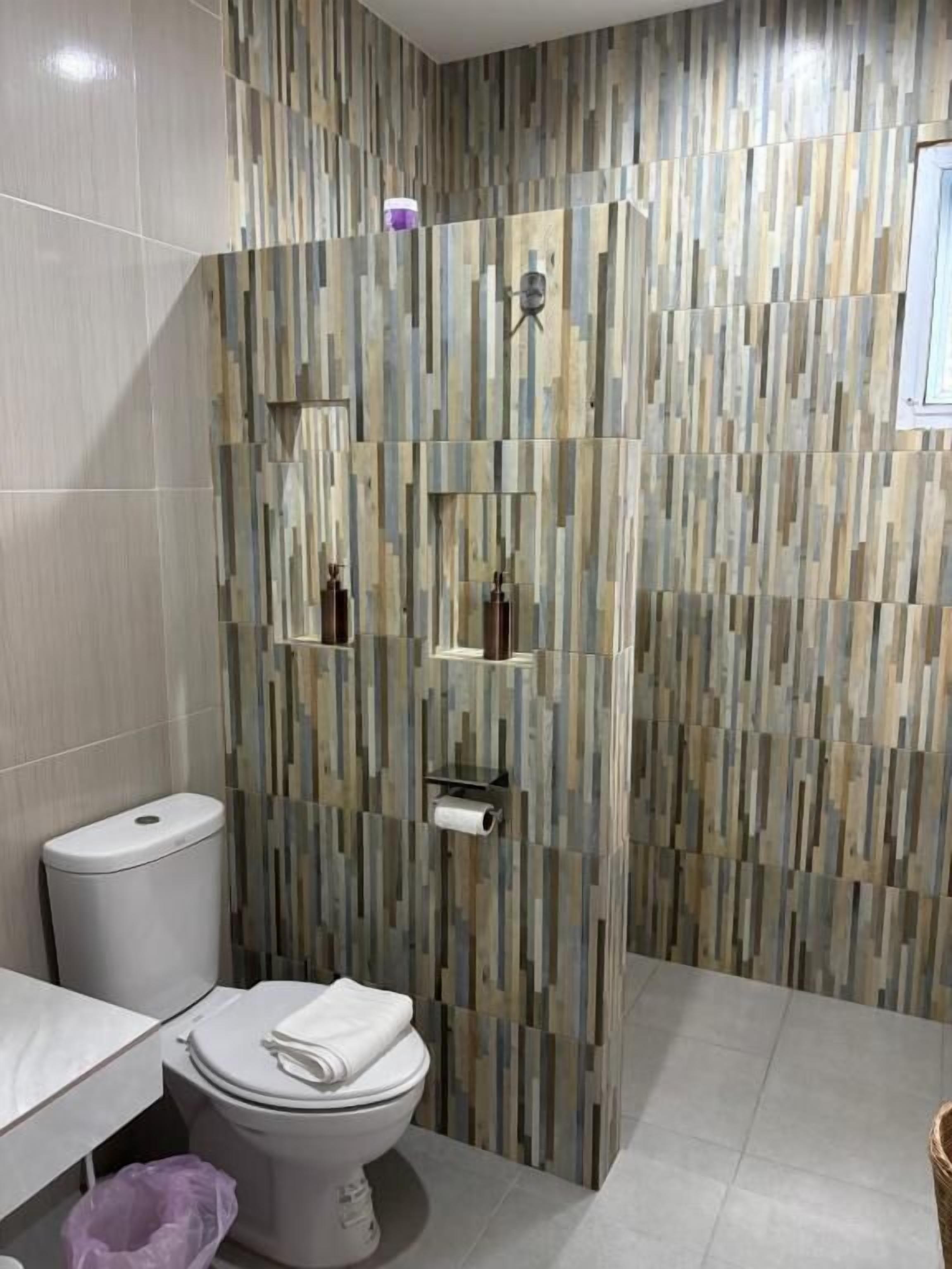 Deluxe Villa, Pool View | Bathroom