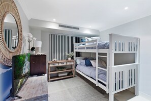 3 bedrooms, bed sheets