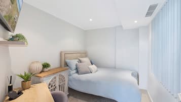 3 bedrooms, bed sheets