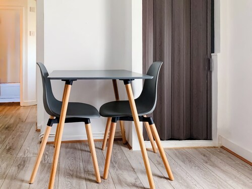 Glastonbury-FreeParking-ContactlessCheckIn-Sleeps2