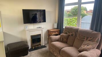 TV, fireplace, stereo