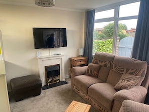 TV, fireplace, stereo
