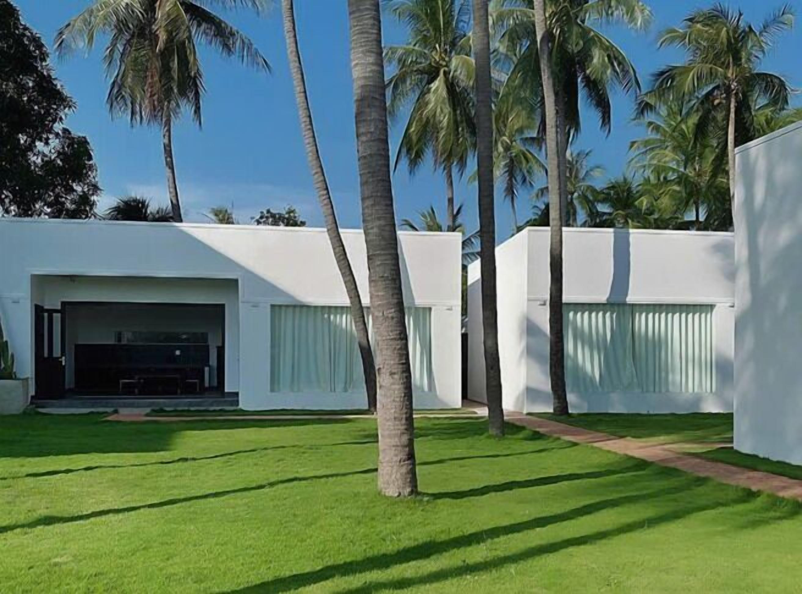 Villa – deluxe, 1 queensize-seng, hageutsikt | Skrivebord, wi-fi (inkludert) og individuelt dekorert