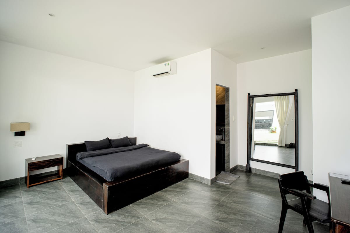 Quarto luxo, vista para o jardim | Individualmente decorados, individualmente mobiliados, escrivaninha