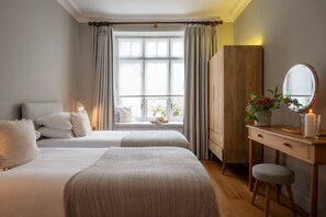 7 Schlafzimmer, Bügeleisen/Bügelbrett, kostenloses WLAN, Bettwäsche