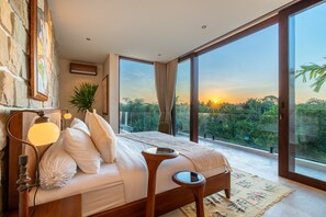 3 slaapkamers, een kluis op de kamer, gratis wifi, beddengoed