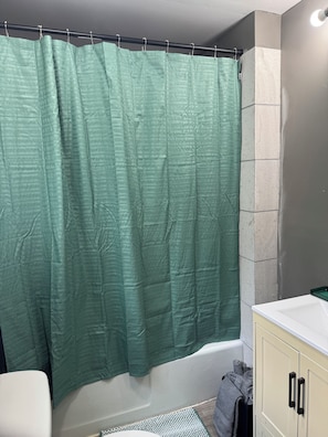 Handtücher, Seife, Toilettenpapier