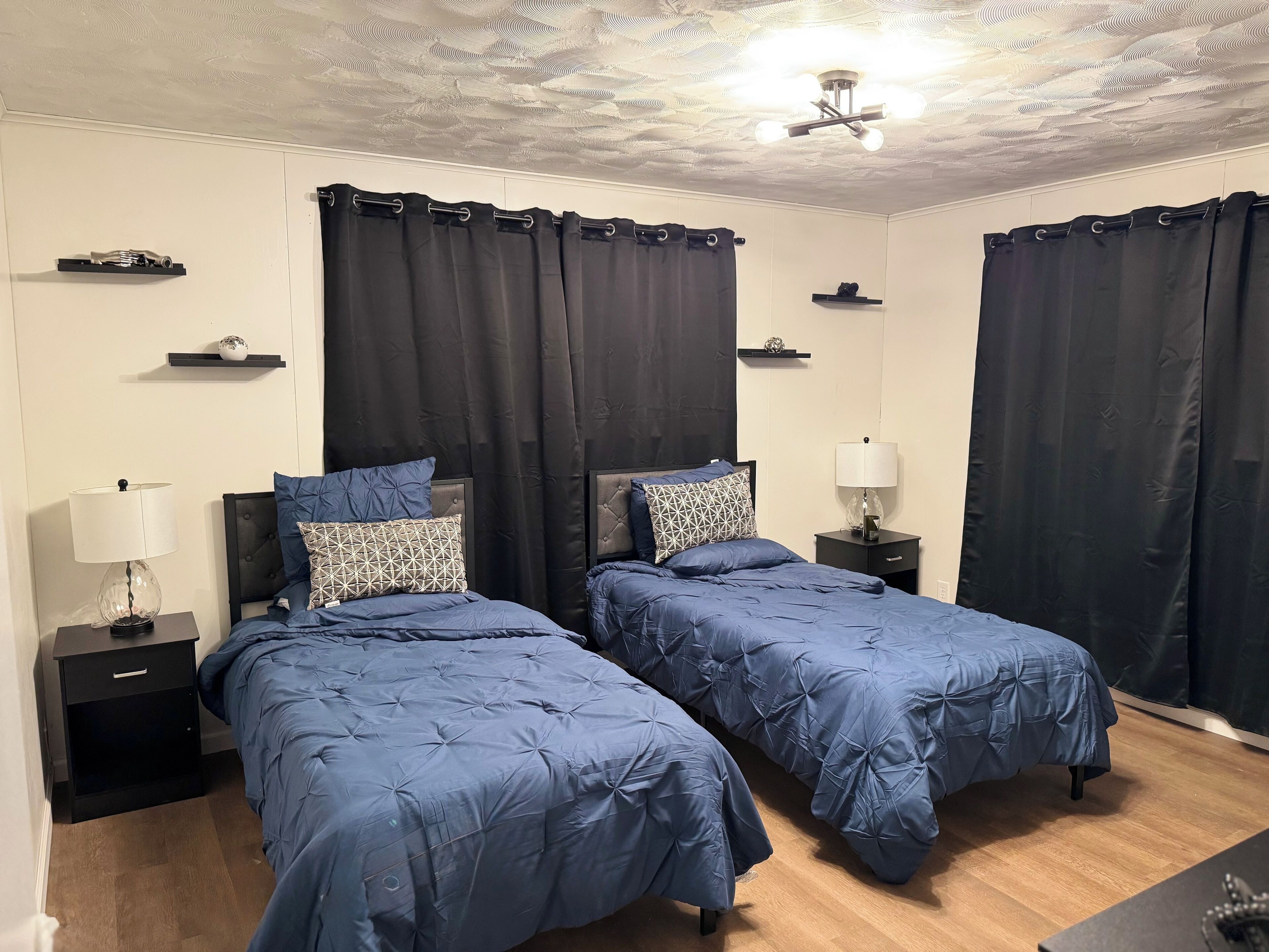 3 bedrooms, iron/ironing board, free WiFi, bed sheets