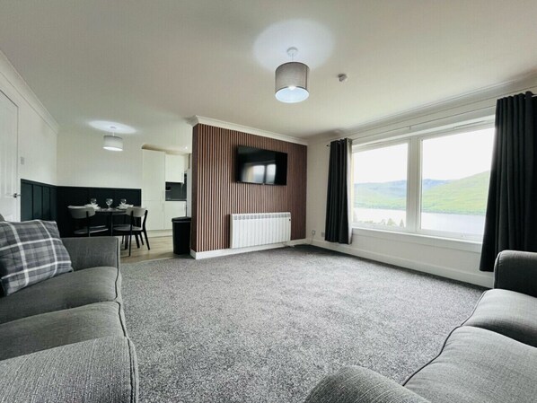Smart TV - Lochview Apartment in Fort William Town Centre (Fort William)