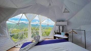 Deluxe Tent | Mountain view