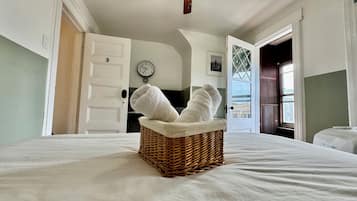 1 slaapkamer, een strijkplank/strijkijzer, gratis wifi, beddengoed