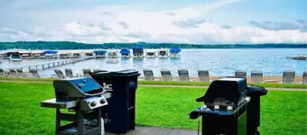 Relaxing Getaway Near the Lake