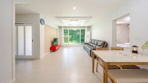 Chambre de base, 3 chambres (Stay 1) | 3 chambres, accès au Wi-Fi (inclus)