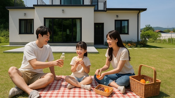 Basic Room, 3 Bedrooms (Stay 4(pet)) | 3 bedrooms, free WiFi - Gyeongju Sunflower Private Cottage (Gyeongju)