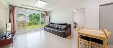 Basic Room, 3 Bedrooms (Stay 2) | 3 bedrooms, free WiFi