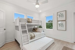 4 dormitorios, tabla de planchar con plancha, wifi y ropa de cama