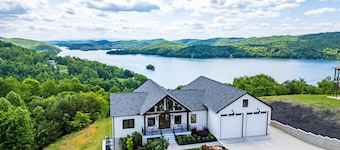Luxury Mountain & Norris Lake Chateau w/ Chef's Kitchen, Spa, Kayaks, & Sunset