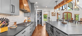 Luxury Mountain & Lake Farmhouse on Norris with Chef's Kitchen, Spa, & Kayaks