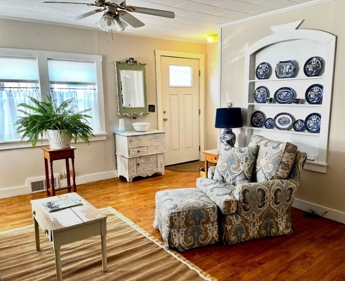 Cozy Capen Cottage Easy Access To Downtown Eastport - Eastport, ME