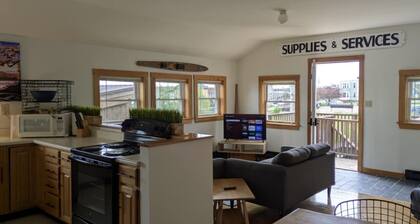 Boat Shop Loft getaway in Eastport