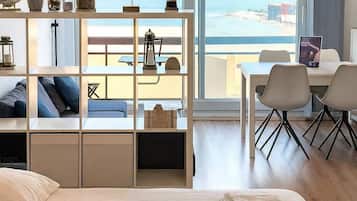 1 slaapkamer, een bureau, een strijkplank/strijkijzer, wifi