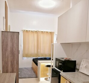 Micro-ondes, plaque de cuisson, lave-vaisselle