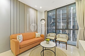 公寓, 2 間臥室, 城市景觀 | 起居區 | 平面電視