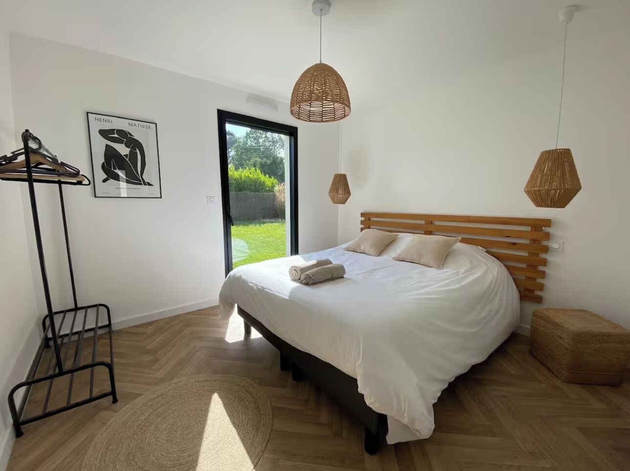 3 chambres, fer et planche à repasser, Wi-Fi, draps fournis