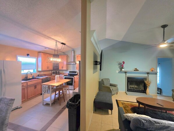 Interior - Sweet Savanna Stay Hubert NC (Hubert)