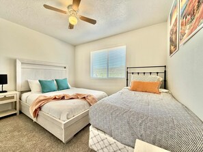 4 Schlafzimmer, BĂŒgeleisen/BĂŒgelbrett, Reisekinderbett, WLAN