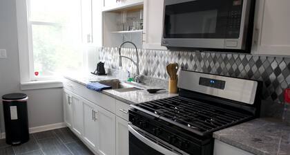 Charming West Loop Chicago 2bd House near the Green Line