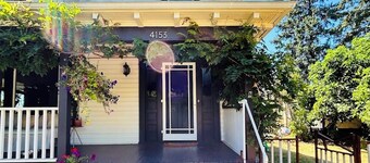 Charming 1-bedroom apartment in the heart of vibrant Foster-Powell, SE Portland