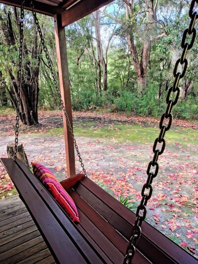 2 Bed Cottage - Pet Free Adults Exclusive Retreat - Self contained 2 Bedroom Cottage 1 King and 1 Queen