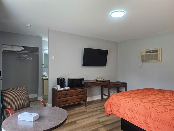 Exclusive Single Room | Free WiFi, bed sheets