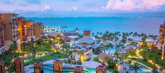 Cancun Paradise Found – 2 Bedroom Suite with Resort Perks & Ocean Breeze