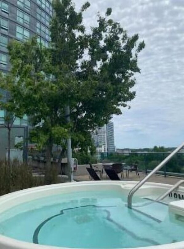 室外 SPA 浴池