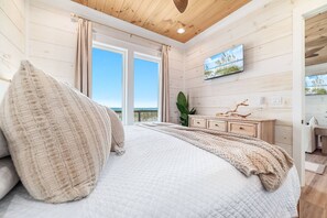 8 slaapkamers, een strijkplank/strijkijzer, internet, beddengoed
