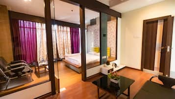 Suíte superluxo, vista para a cidade | Camas extras/dobráveis (sobretaxa), Wi-Fi de cortesia, roupa de cama