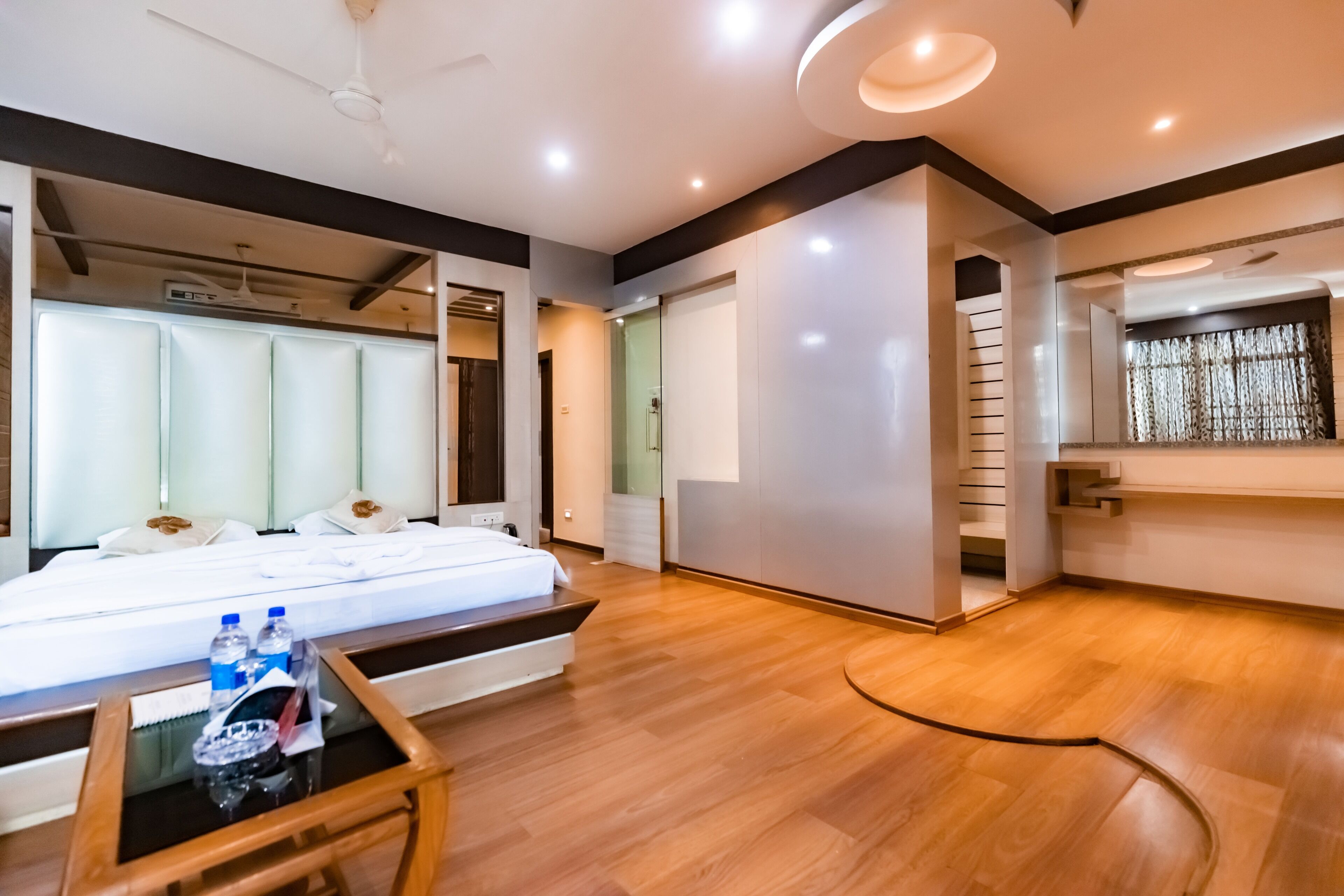 Luxury Suite, City View | Rollaway beds, free WiFi, bed sheets