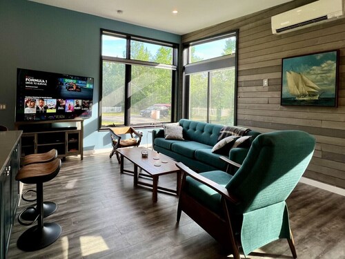 Four season private vacation home