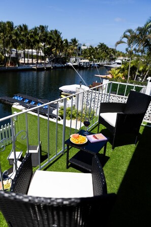 Property grounds - Waterfront Oasis | 2BR Canal Home w/ Private Dock (Miami)